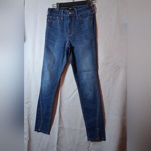 Hollister Women's Skinny Jeans in Medium Blue